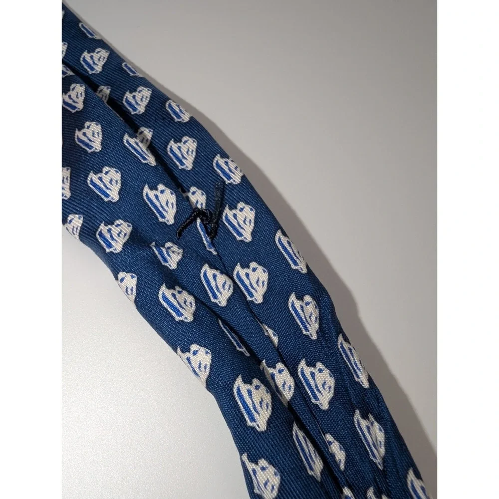 Vineyard Vines Custom Collection Blue White Cruise Ship Boat All Silk Tie USA